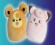 Děti budou milovat, když se mohou přitulit k ohřívací podušce Squishmallows.