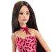 Barbie: Fashionista Přítelkyně hnědovlasá stylová módní panenka v šatech s leopardím vzorem – Mattel