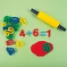PlayBox: Sada na modelování z plastelíny s vykrajovacími formičkami a válečkem, 42 kusů.