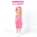 V šatách barvy baby pink ve velikosti 46 cm
